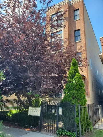 $329,000 | 2226 West Monroe Street, Unit 4, Chicago, IL 60612
