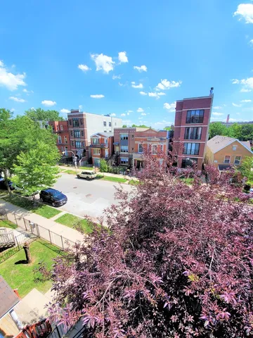 $329,000 | 2226 West Monroe Street, Unit 4, Chicago, IL 60612