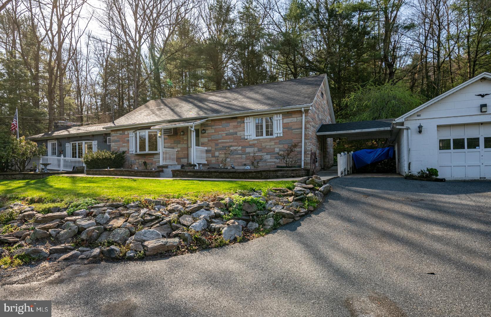 127 Molleystown Road Pine Grove, PA 17963 - Photo 3 of 31