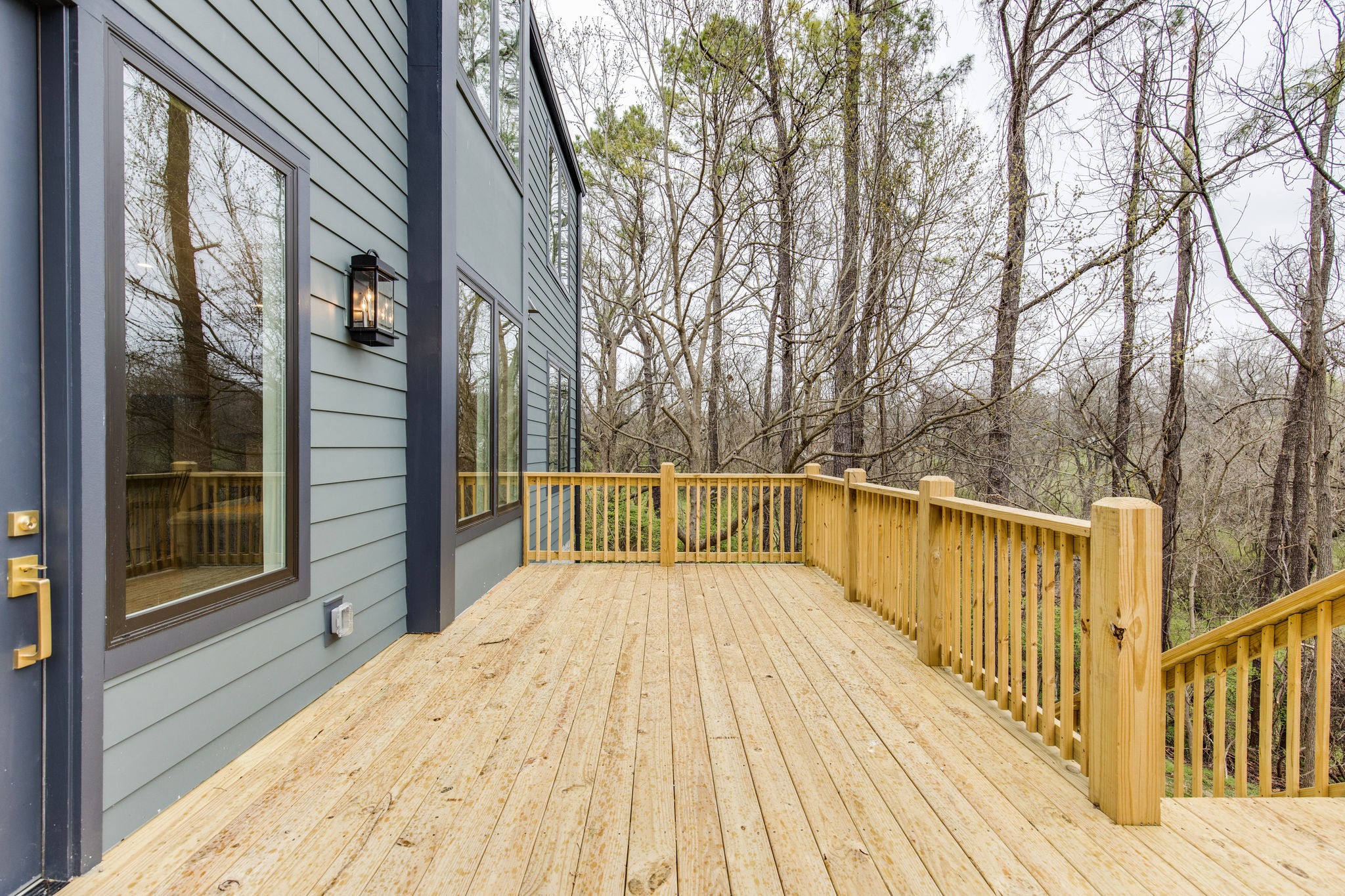 1005 B Mitchell Road Nashville, TN 37206 - Photo 20 of 25 a view of balcony with wooden floor and fence