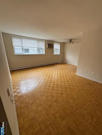 $1,800 | 79 Washington Avenue, Unit 4, Dumont, NJ 07628