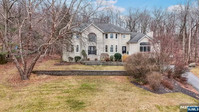 $1,389,900 | 45 Alize Drive, Butler, NJ 07405