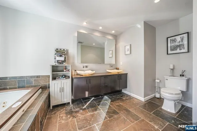 $1,389,900 | 45 Alize Drive, Butler, NJ 07405