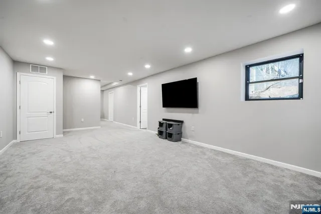 $1,389,900 | 45 Alize Drive, Butler, NJ 07405