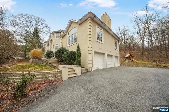 $1,389,900 | 45 Alize Drive, Butler, NJ 07405
