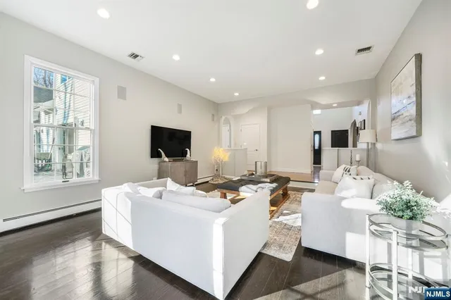 $1,389,900 | 45 Alize Drive, Butler, NJ 07405