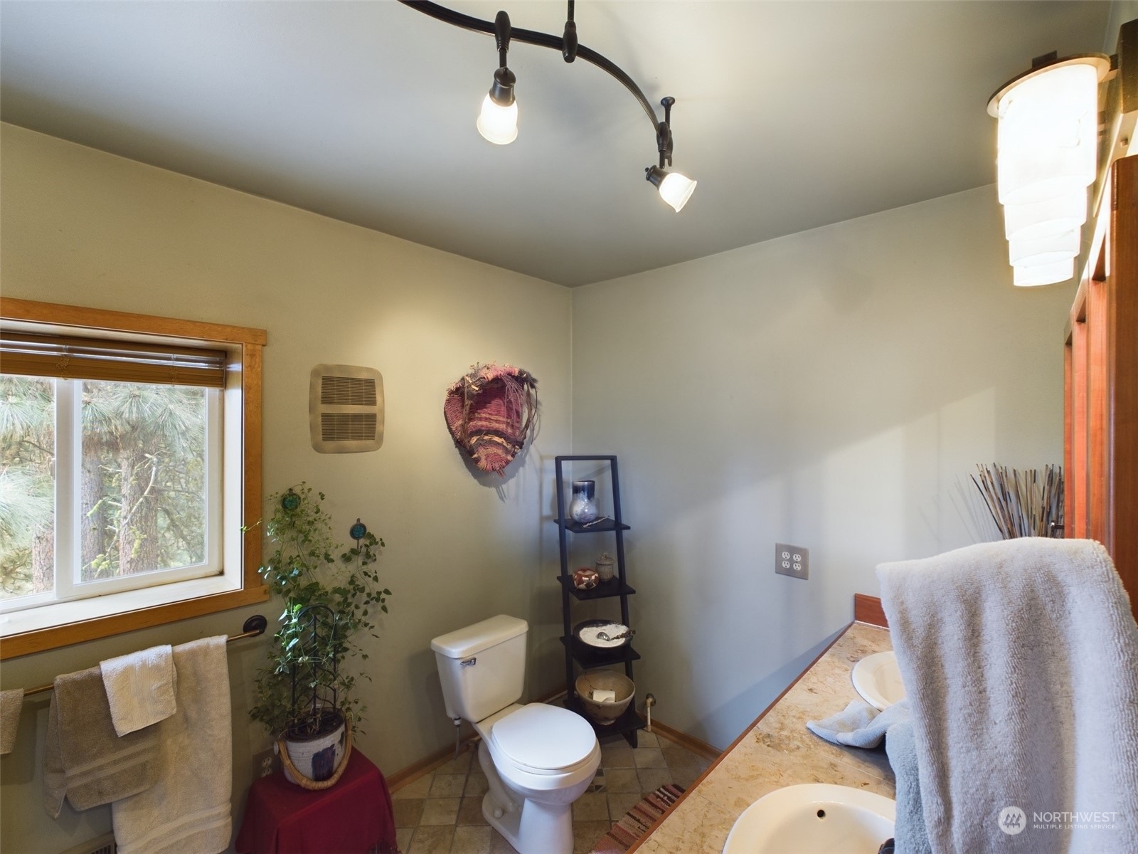 156 Gold Mountain Road Republic, WA 99166 - Photo 8 of 36