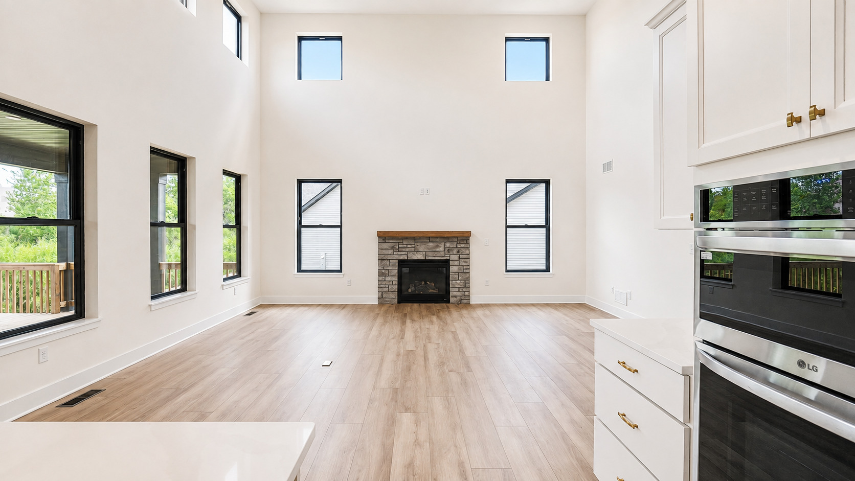 25-w606 Jewell Road Wheaton, IL 60187 - Photo 12 of 21 Gallery Image 12
