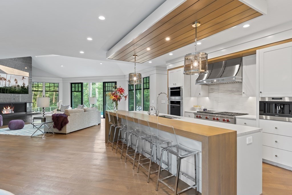 70 Laurel Road Weston, MA 02493 - Photo 13 of 42