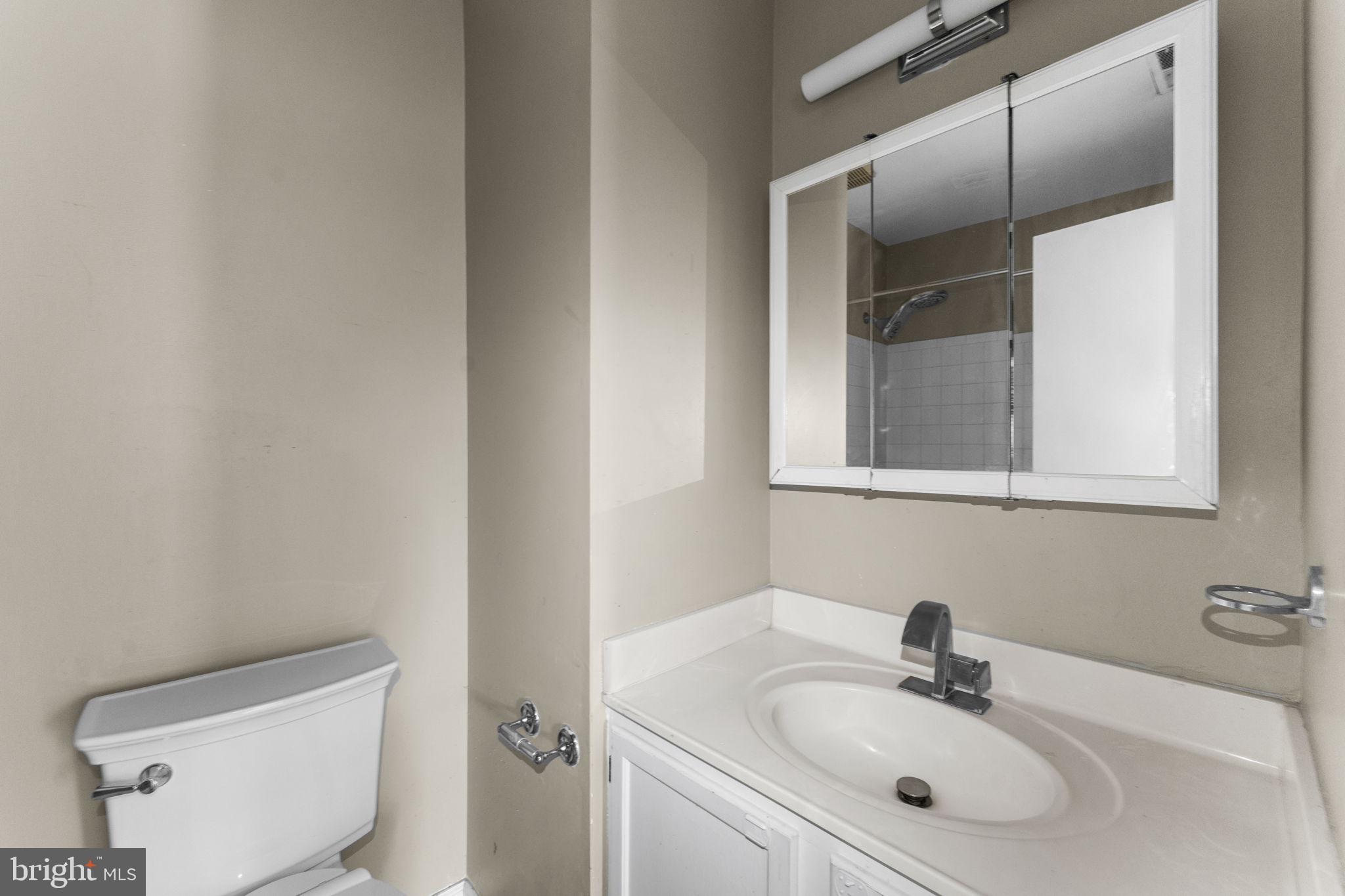 7302 Rokeby Drive Manassas, VA 20109 - Photo 25 of 39 Primary Bathroom