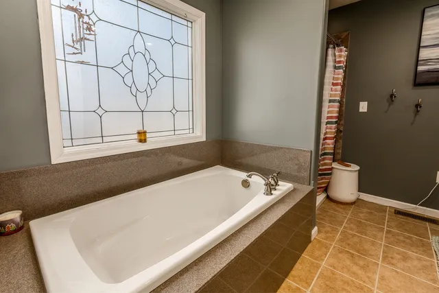 $355,000 | 1144 West Webster Street, Benton, IL 62812