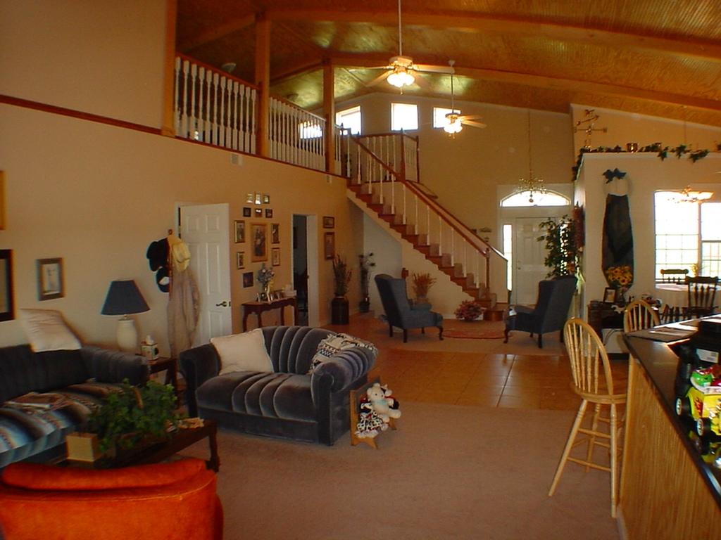 7330 West Happy West Road Happy, TX 79042 - Photo 3 of 13 Living room