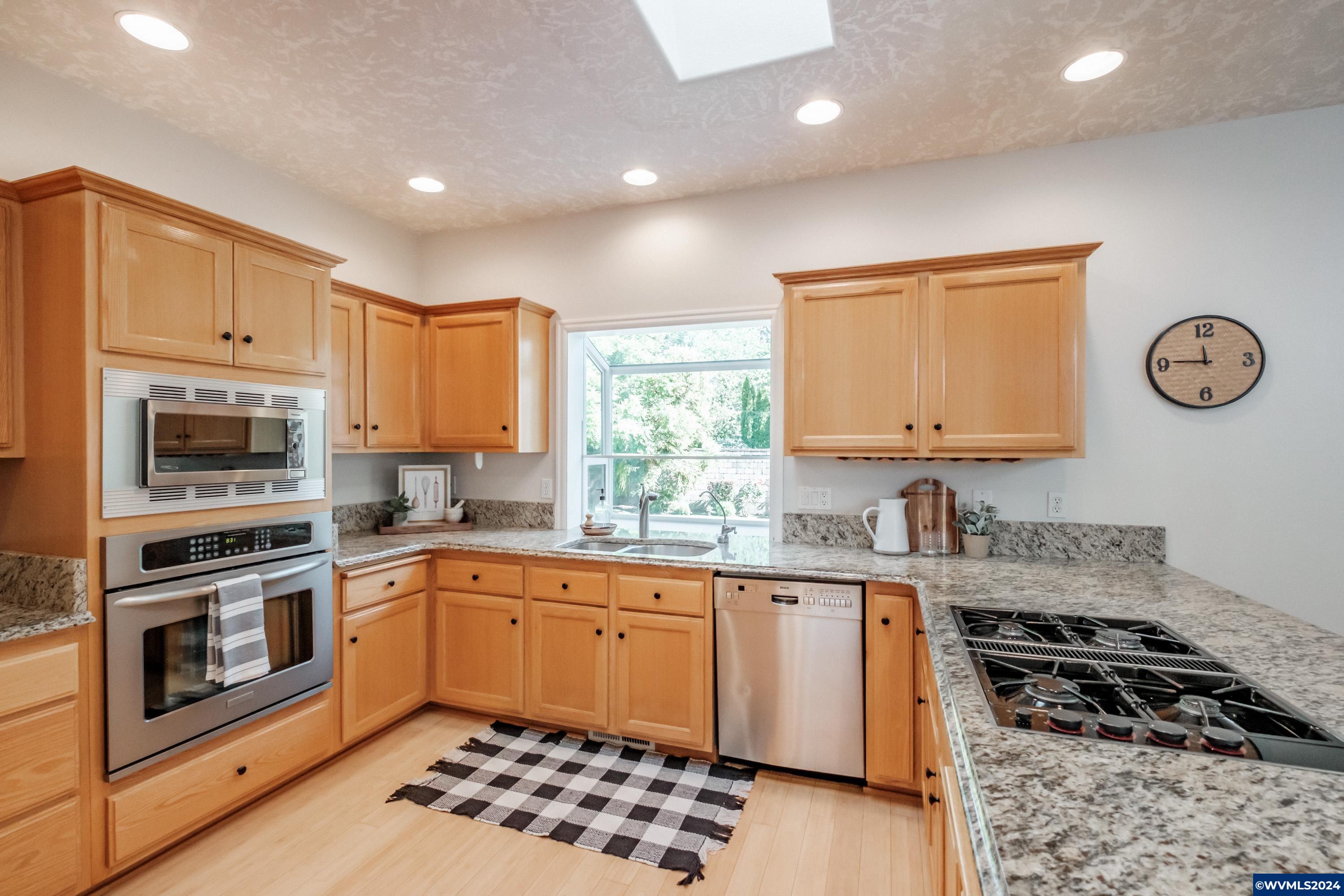 184 River Oak Road Independence, OR 97351 - Photo 12 of 42