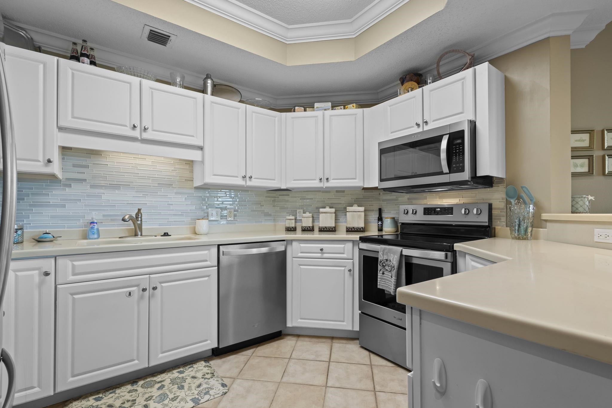 27580 Canal Road, Unit 1517 Orange Beach, AL 36561 - Photo 7 of 23 Kitchen