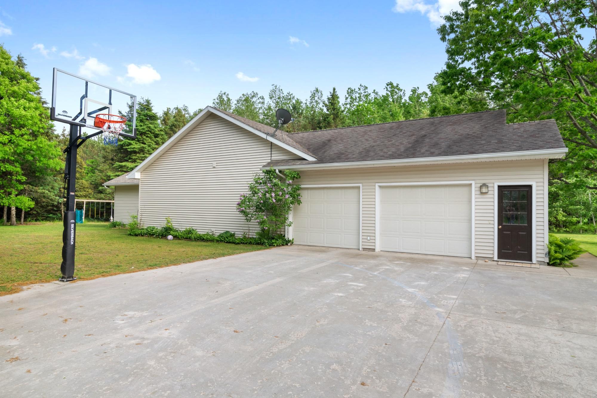 1250 South Extension Road Cheboygan, MI 49721 - Photo 3 of 28 Gallery Image 3