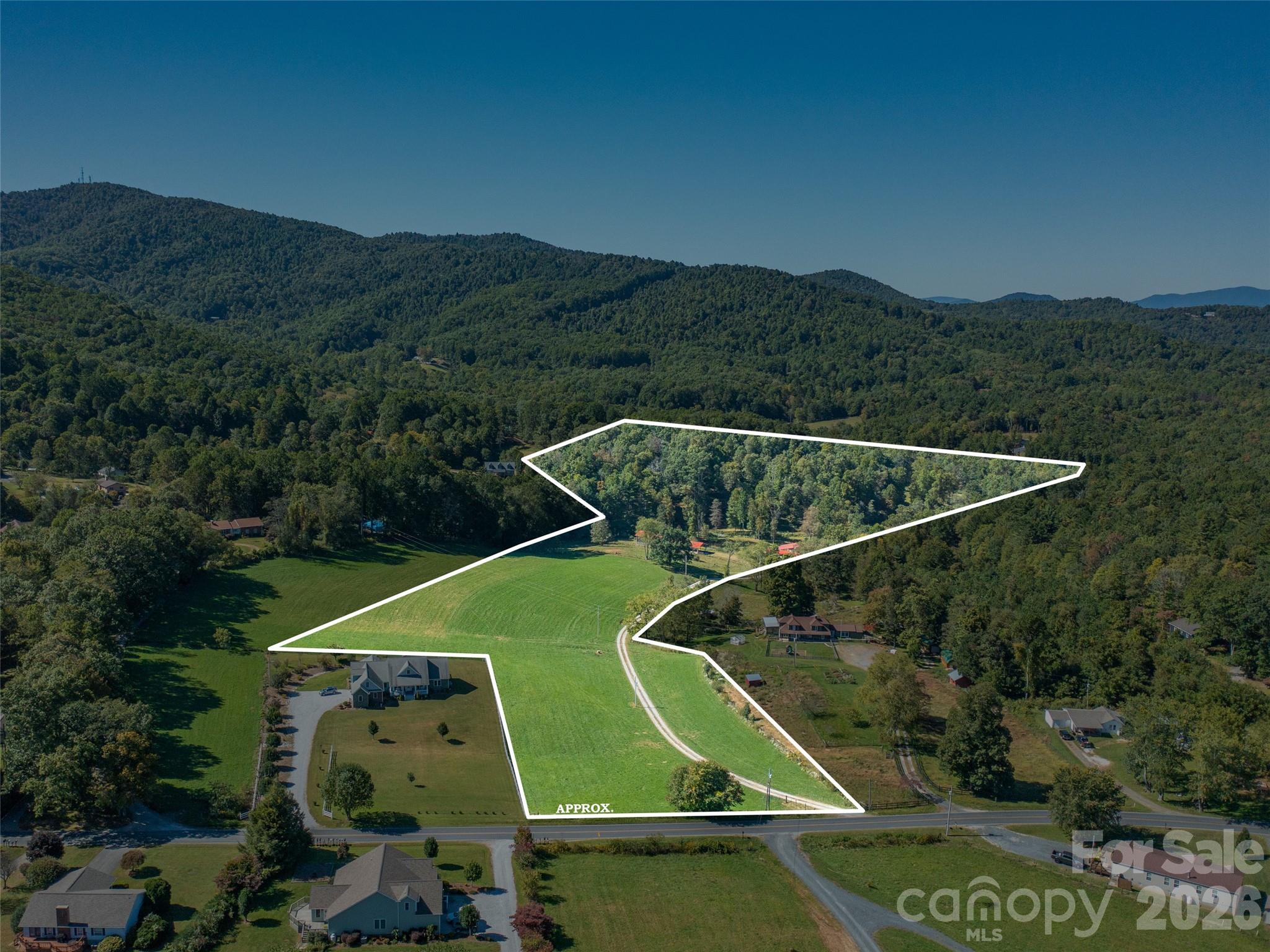 1050 Dale Road Spruce Pine, NC 28777 - Photo 1 of 46 a view of a tennis court