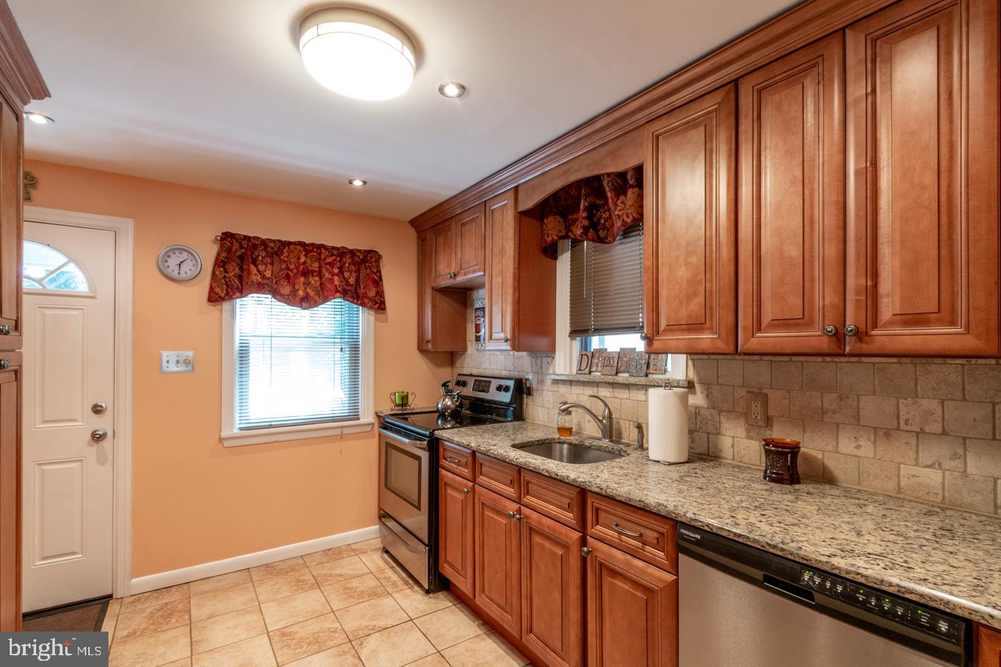21 Loller Road Hatboro, PA 19040 - Photo 11 of 32 Kitchen