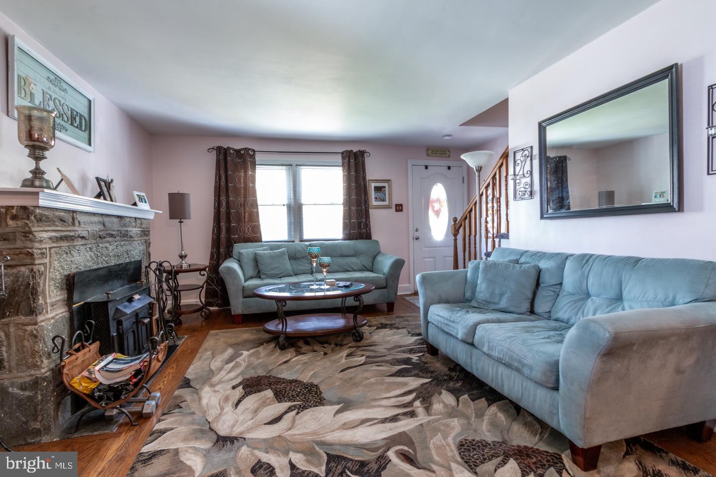 21 Loller Road Hatboro, PA 19040 - Photo 3 of 32 Living Room
