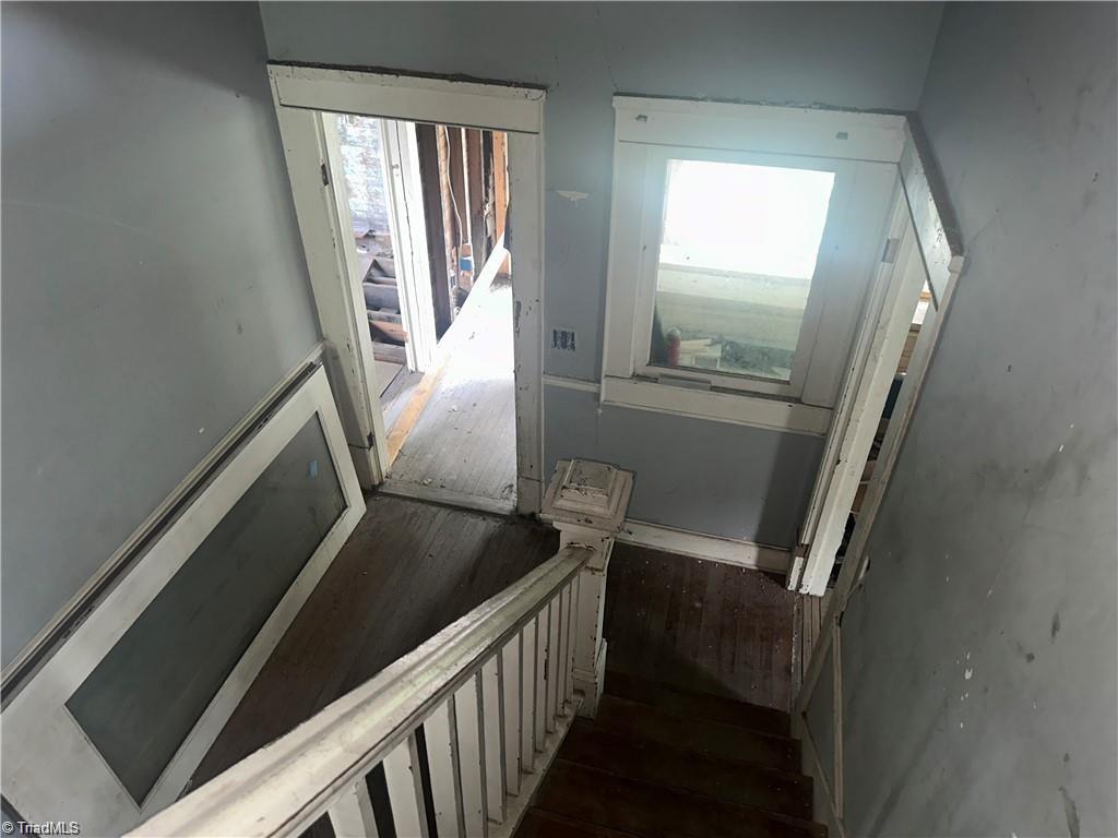 706 Arch Street Mount Airy, NC 27030 - Photo 8 of 27
