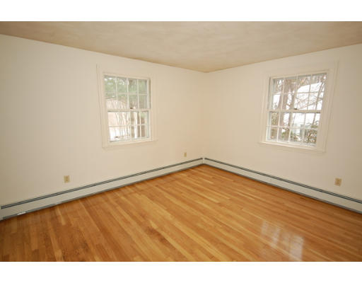 3 Countryside Road Natick, MA 01760 - Photo 4 of 11 Gallery Image 4