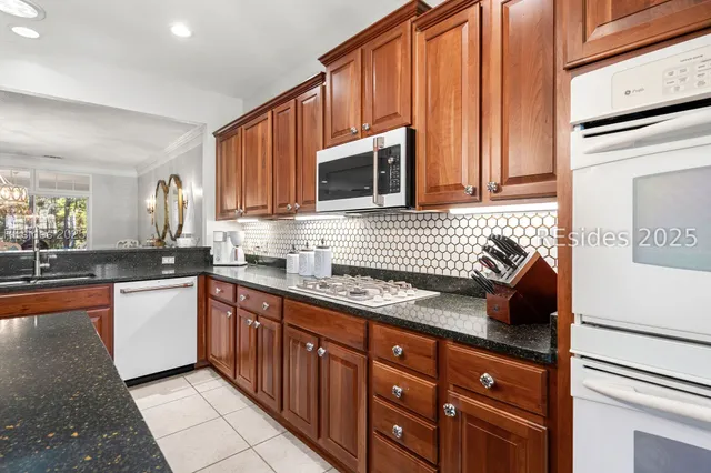 $645,000 | 15 Pinyon Drive, Bluffton, SC 29909