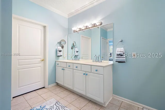 $645,000 | 15 Pinyon Drive, Bluffton, SC 29909