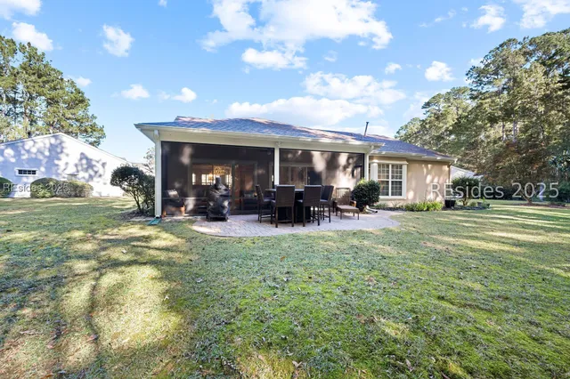 $645,000 | 15 Pinyon Drive, Bluffton, SC 29909