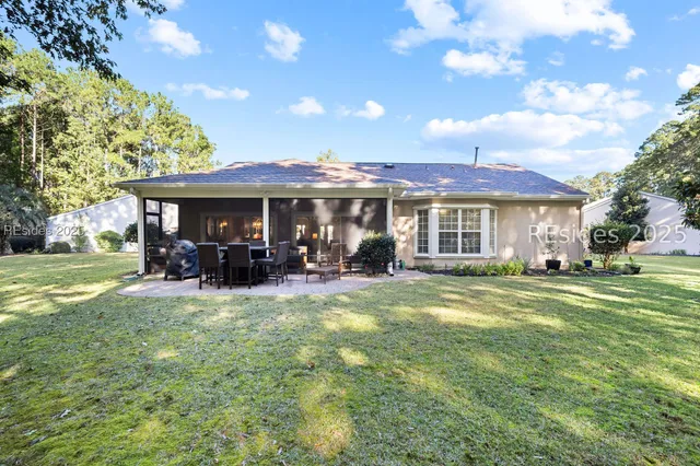 $645,000 | 15 Pinyon Drive, Bluffton, SC 29909