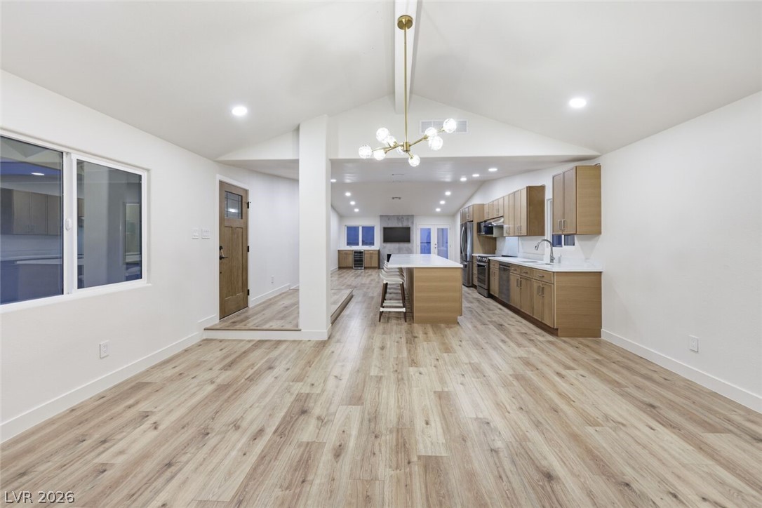 3155 Mountain Spring Road Las Vegas, NV 89146 - Photo 8 of 45 Gallery Image 8