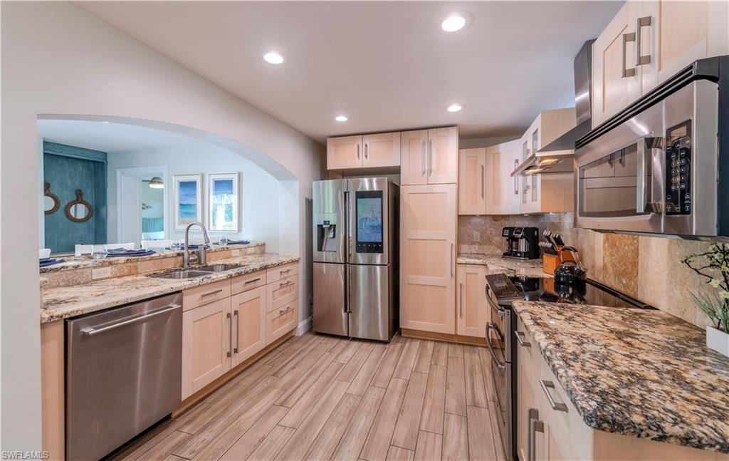 1385 Wisconsin Drive Naples, FL 34103 - Photo 10 of 43