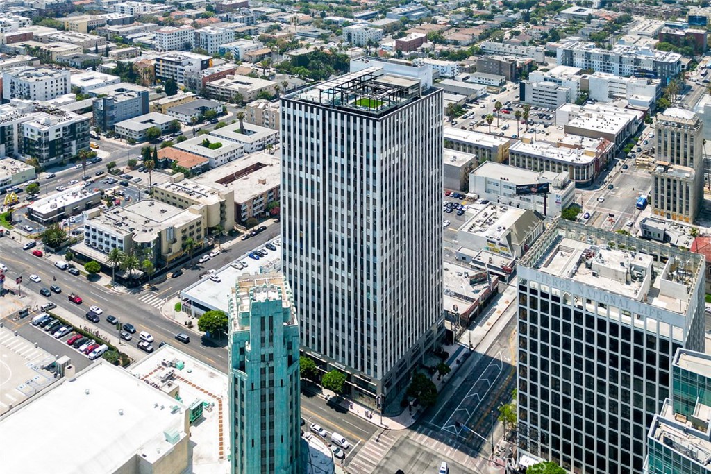 3810 Wilshire Boulevard, Unit 2002 Los Angeles, CA 90010 - Photo 24 of 25