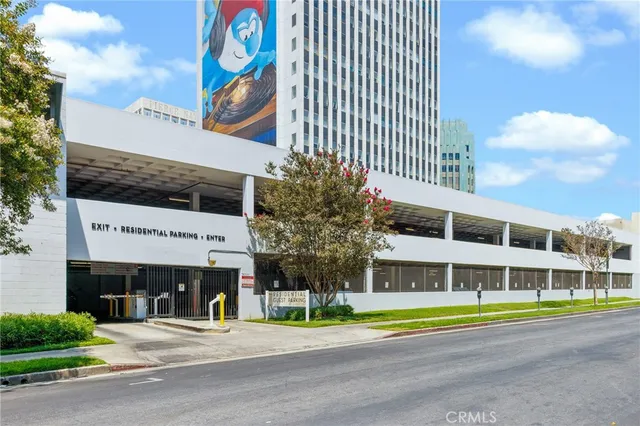 $619,000 | 3810 Wilshire Boulevard, Unit 2002, Los Angeles, CA 90010