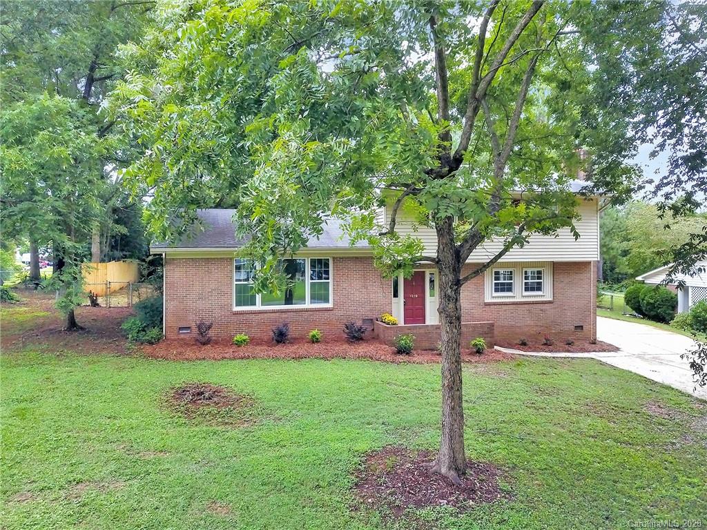 1219 Gladstone Road Lancaster, SC 29720 - Photo 2 of 47 Gallery Image 2