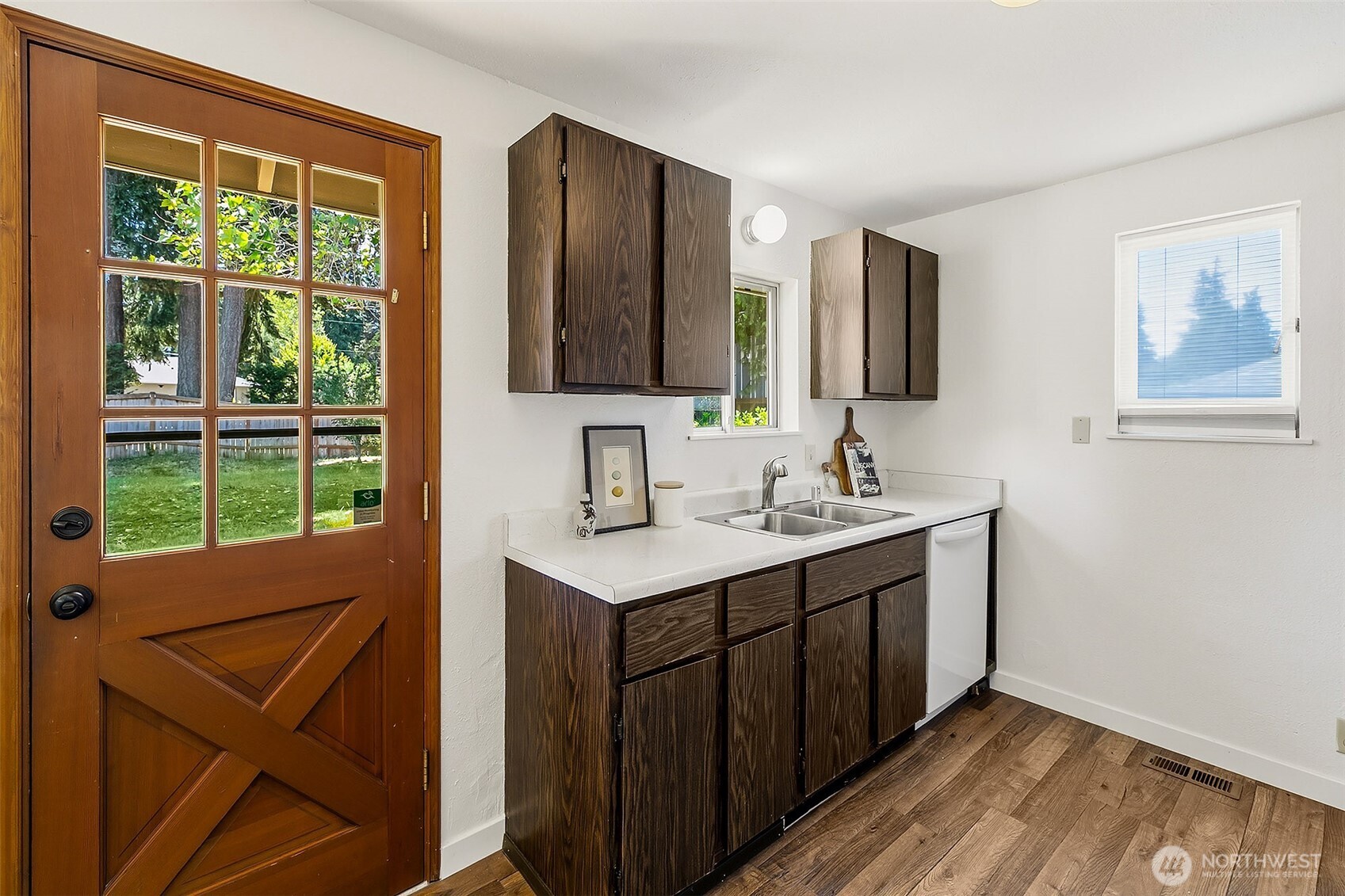 8910 217th Street Southwest Edmonds, WA 98026 - Photo 8 of 24