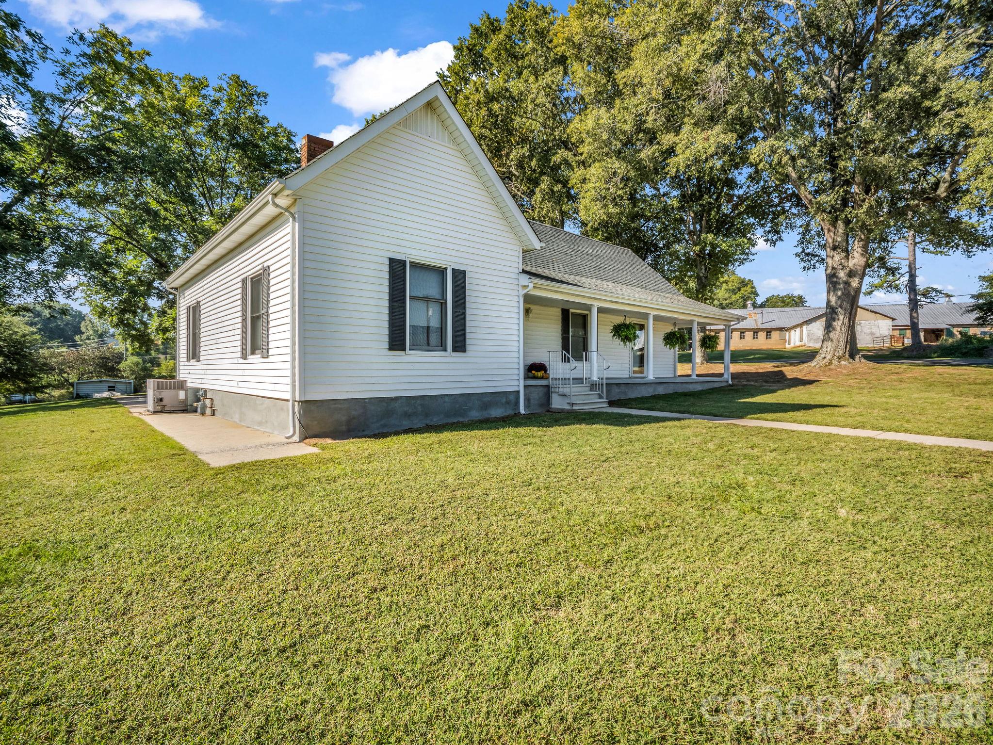 3833 Robert Riding Road Shelby, NC 28150 - Photo 2 of 35 Gallery Image 2