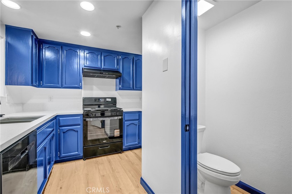 217 East Commonwealth Avenue, Unit F Alhambra, CA 91801 - Photo 8 of 25 Kitchen
