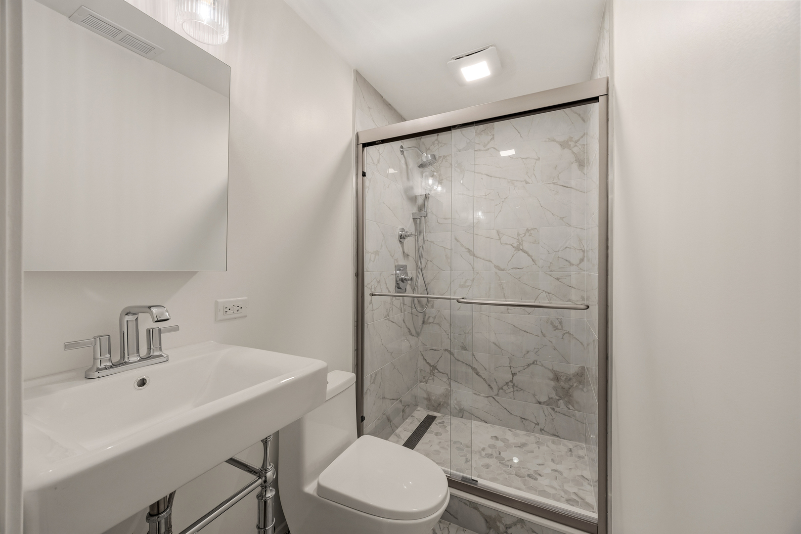 2107 North Clark Street Chicago, IL 60614 - Photo 34 of 39