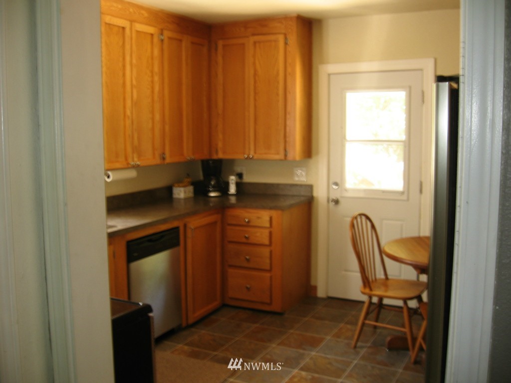 19827 Renton-Maple Valley Road Renton, WA 98058 - Photo 12 of 22 Gallery Image 12