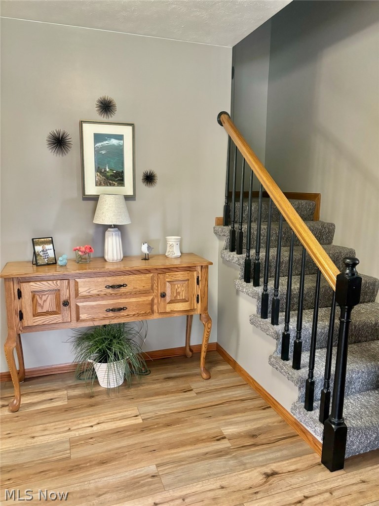 104 Marshall Road Marietta, OH 45750 - Photo 14 of 37 Staircase / Foyer