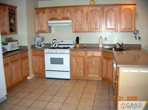 741 Inman Avenue Colonia, NJ 07067 - Photo 4 of 8 Gallery Image 4