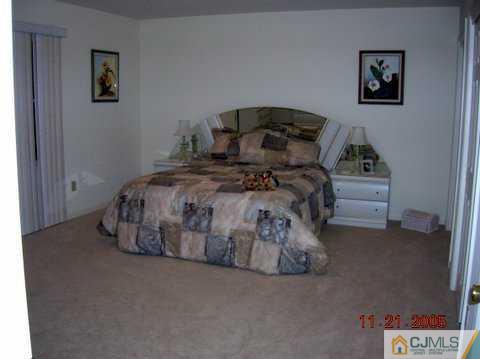 741 Inman Avenue Colonia, NJ 07067 - Photo 6 of 8 Gallery Image 6