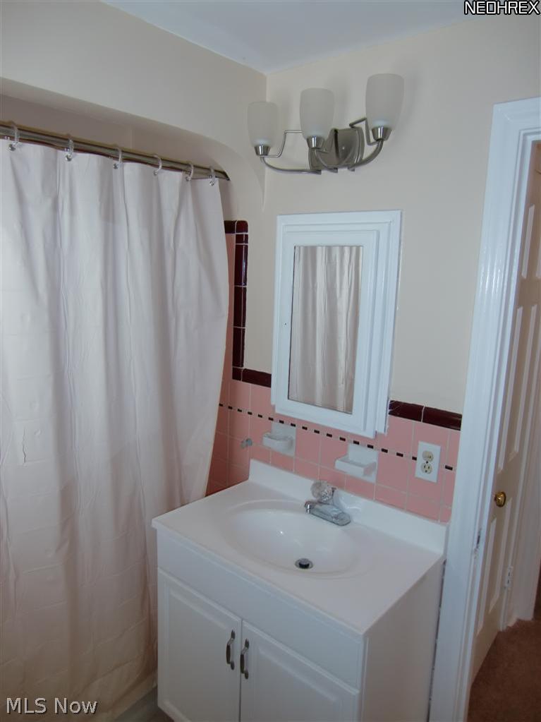 1131 Pennfield Road Cleveland, OH 44121 - Photo 16 of 23