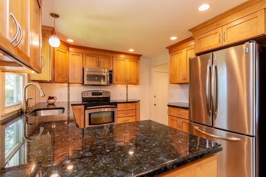 140 Birch Road Longmeadow, MA 01106 - Photo 13 of 30