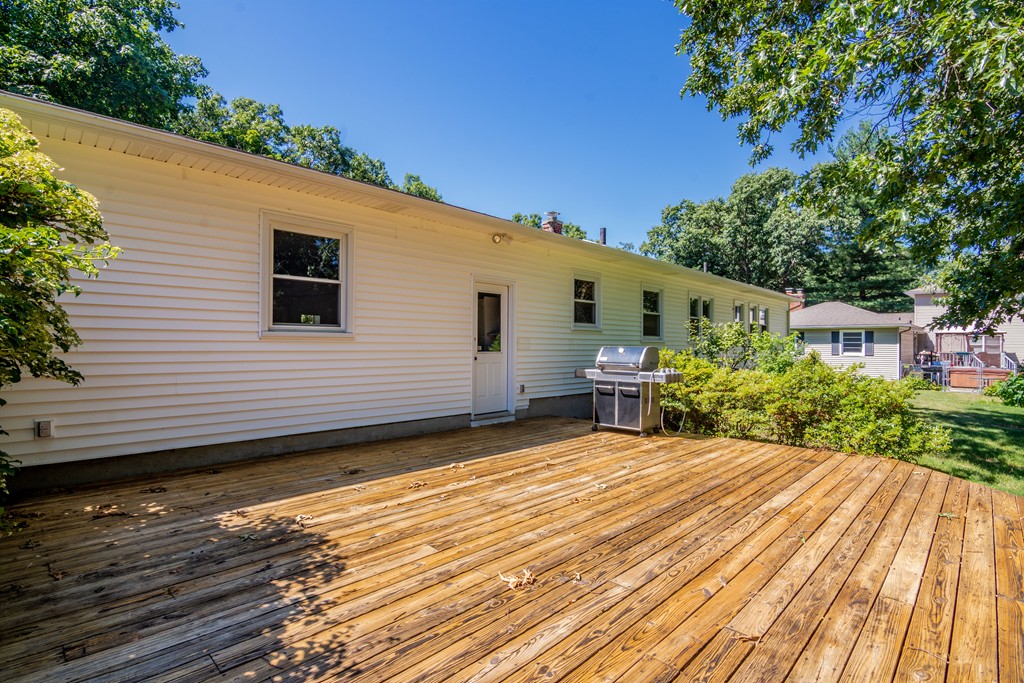 140 Birch Road Longmeadow, MA 01106 - Photo 3 of 30