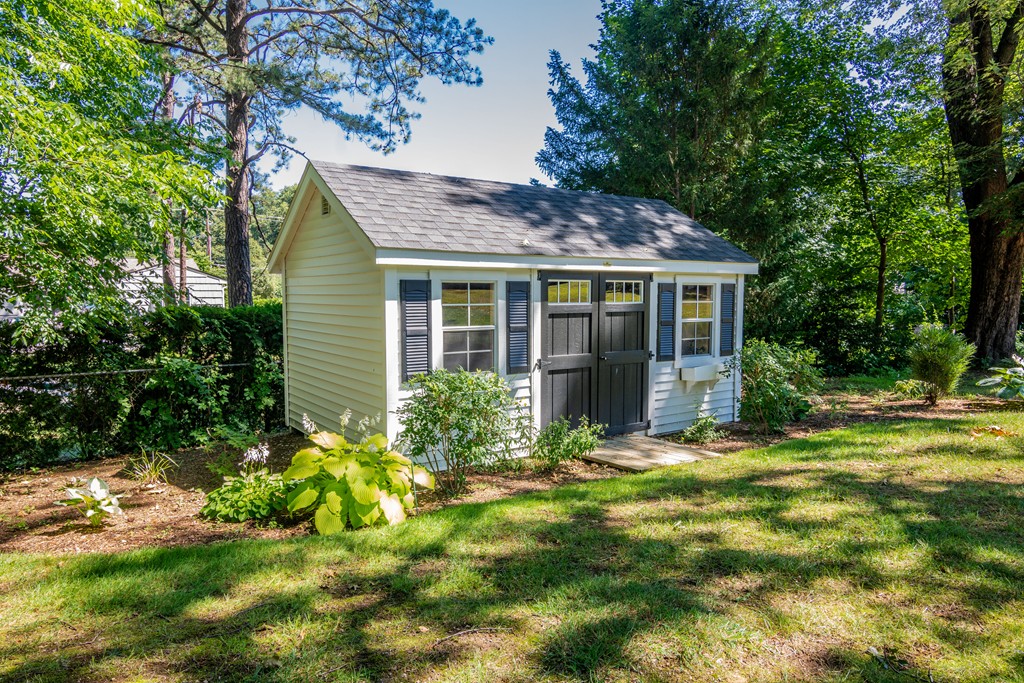 140 Birch Road Longmeadow, MA 01106 - Photo 4 of 30
