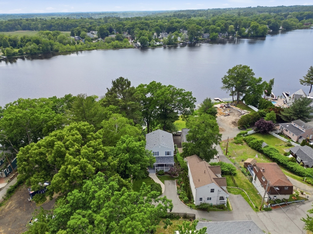 23 Shore Road North Reading, MA 01864 - Photo 5 of 36