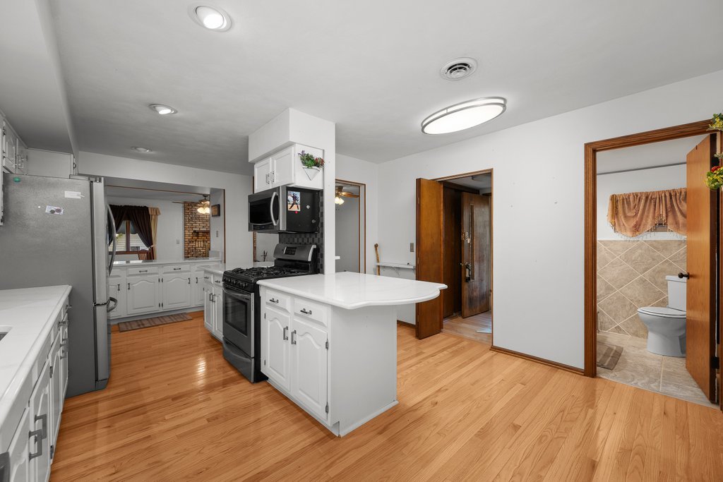 1424 11th Street Moline, IL 61265 - Photo 25 of 46
