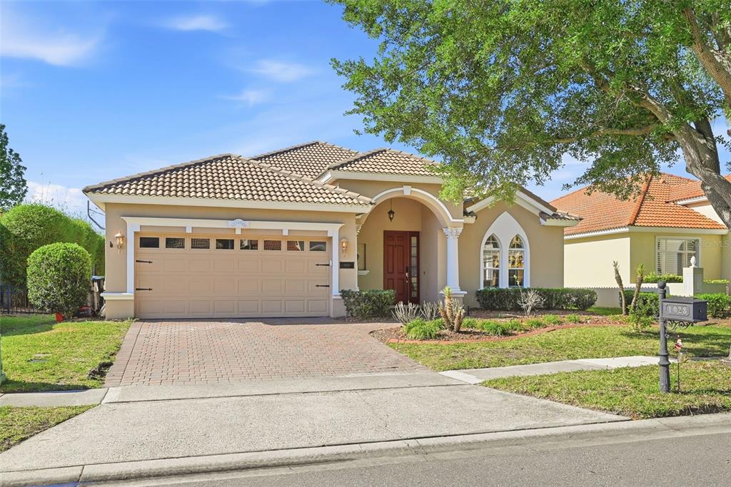 1028 Lascala Drive Windermere, FL 34786 - Photo 3 of 60