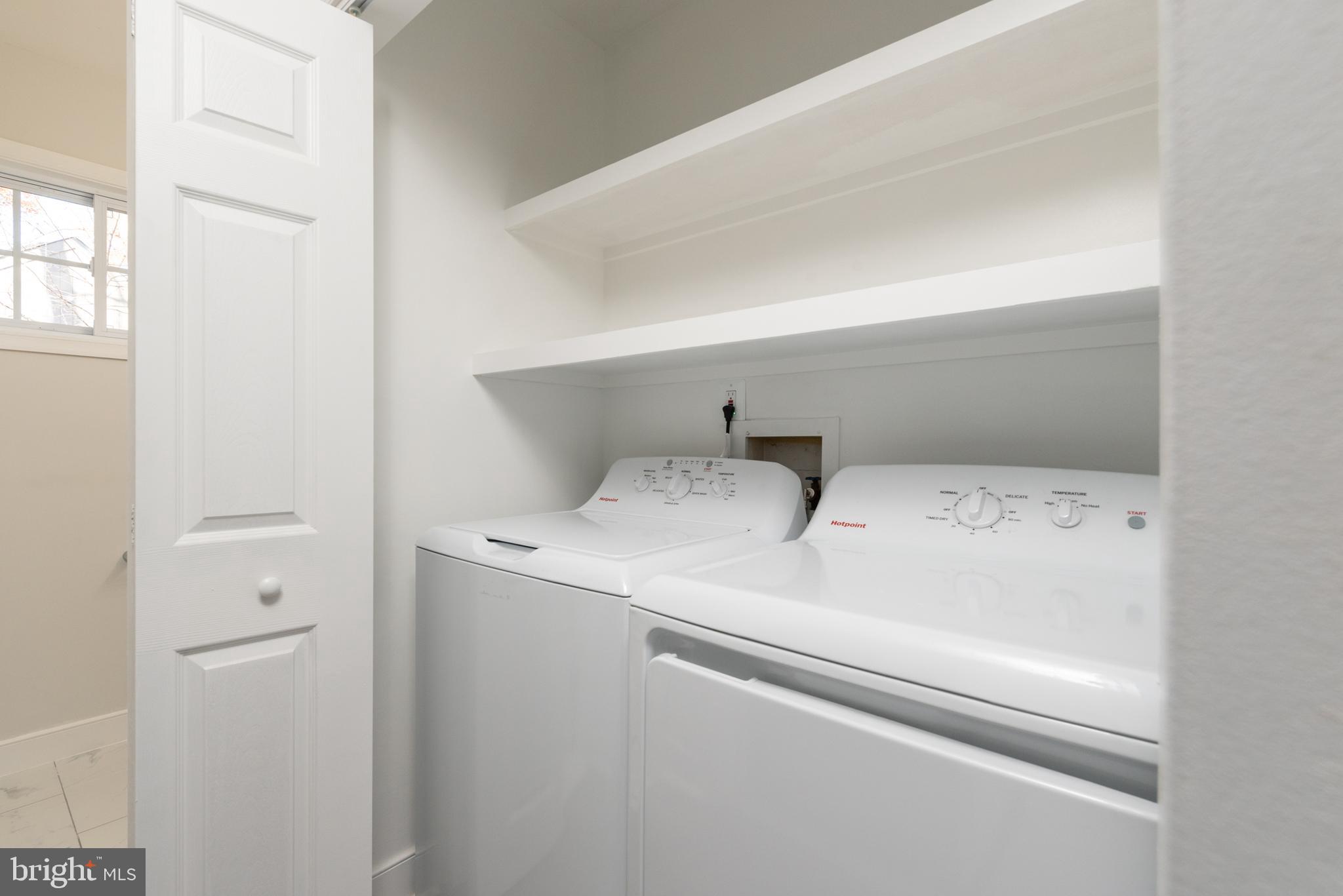 1709 Headwaters Road Midlothian, VA 23113 - Photo 17 of 42 a utility room with dryer and washer