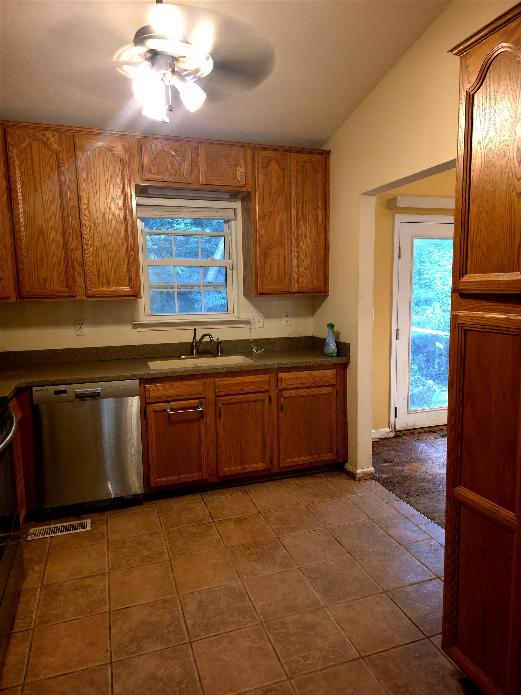 412 Devon Road, Unit B Staunton, VA 24401 - Photo 9 of 23